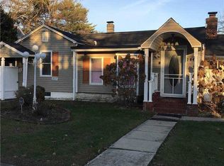 1443 N Clinton Ave, Bay Shore, NY 11706