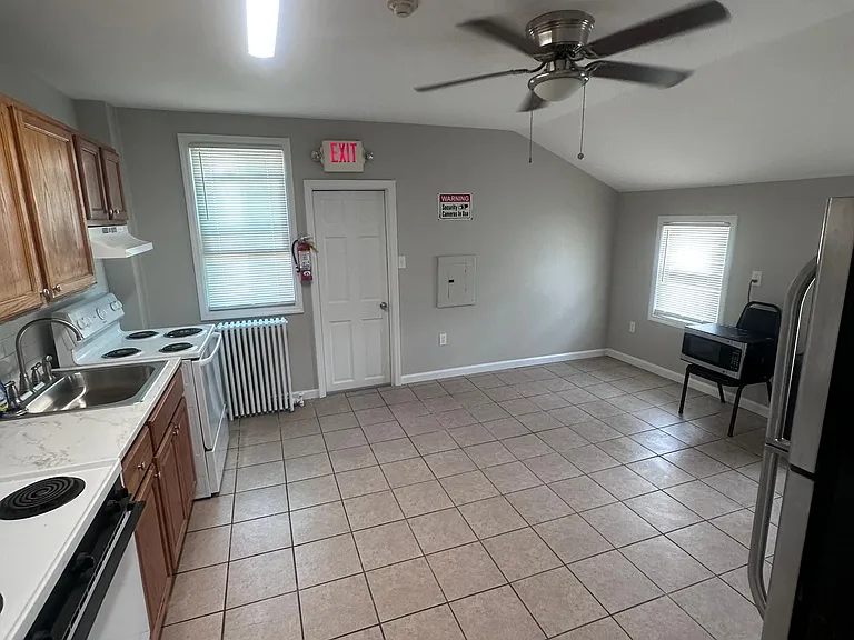 Common Area Kitchen