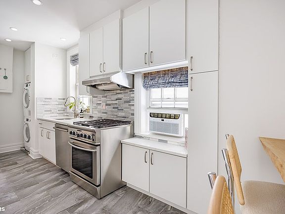 2nd image of 41 5th Ave APT 7A