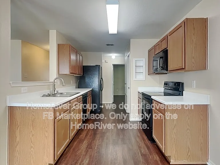 3013 Meadow Bluff Dr — Photo 5
