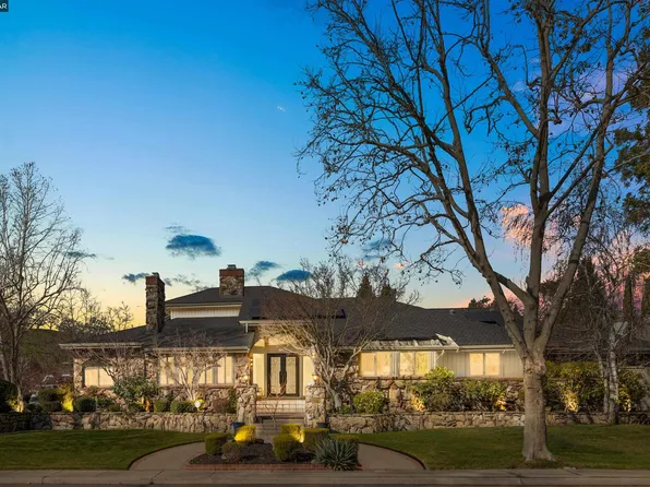 551 Blackhawk Club Dr, Danville, CA 94506