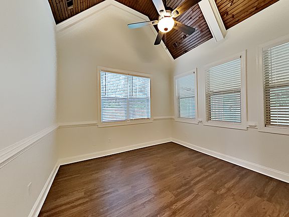 3rd image of 286 Ascott Ln