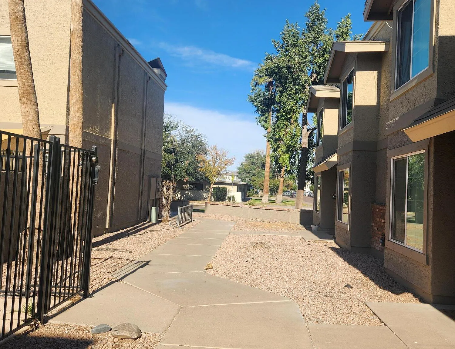 2 bed, 1.5 bath, 984 sqft, $1,500 — Photo 3