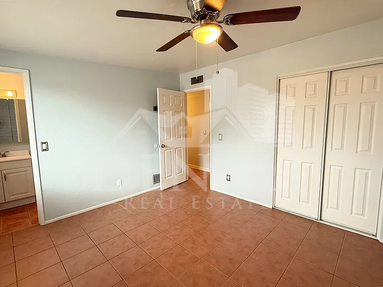 2812 W Calle Ocio — Photo 10