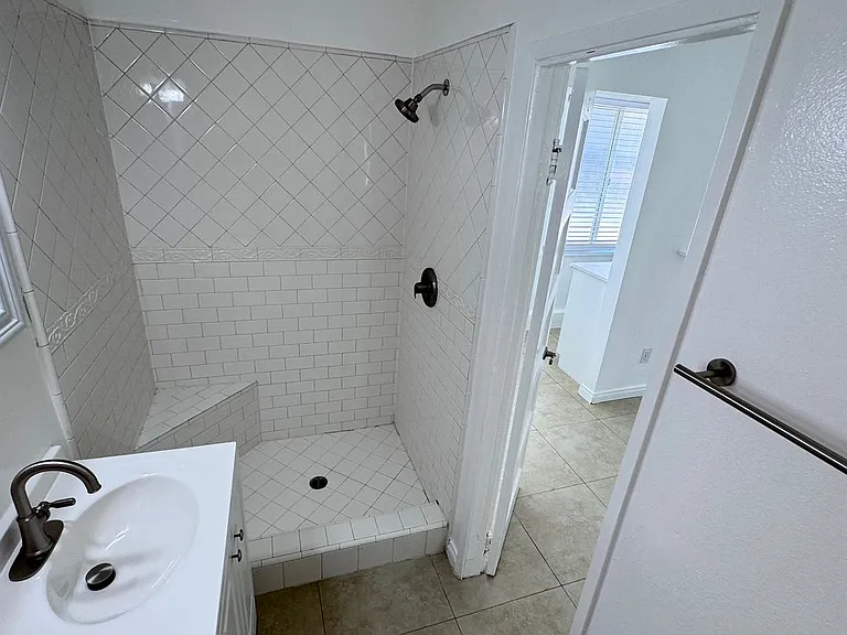 921 Monterey Blvd — Photo 13