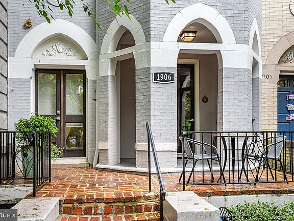 2nd image of 1906 Biltmore St NW APT 1