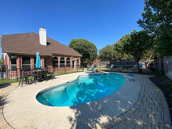 4th image of 1525 Homewood Cir