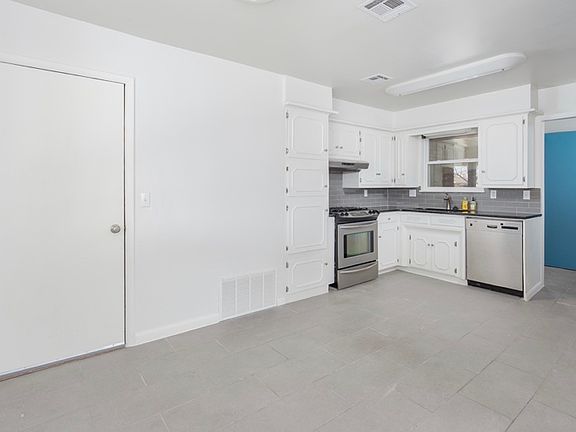 3rd image of 2321 Elwood Dr