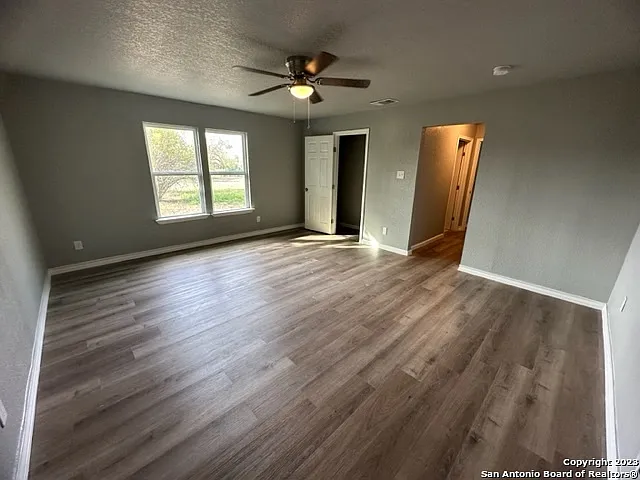 546 W Petaluma Blvd — Photo 20
