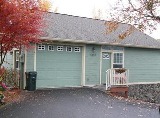 1078 S Shasta Ave, Eagle Point, OR 97524