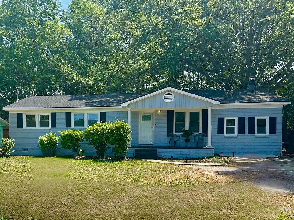 1st image of 814 Hoss Rd