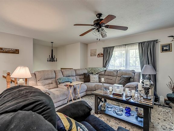 5th image of 32682 Railroad St