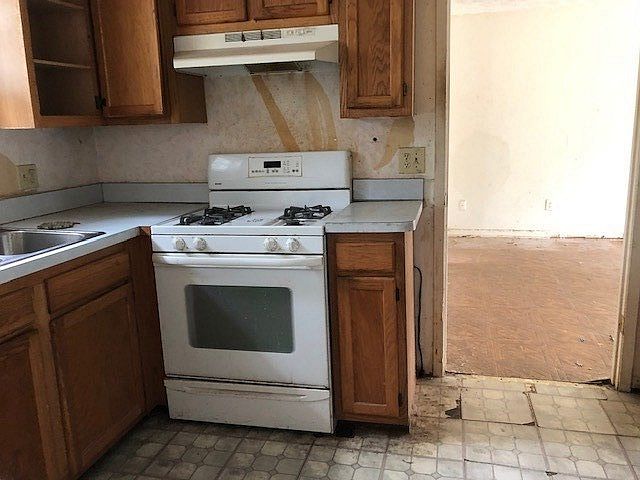 2nd image of 135 13th St