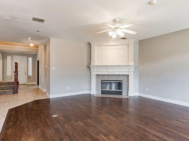 1100 Cedar Valley Dr — Photo 6