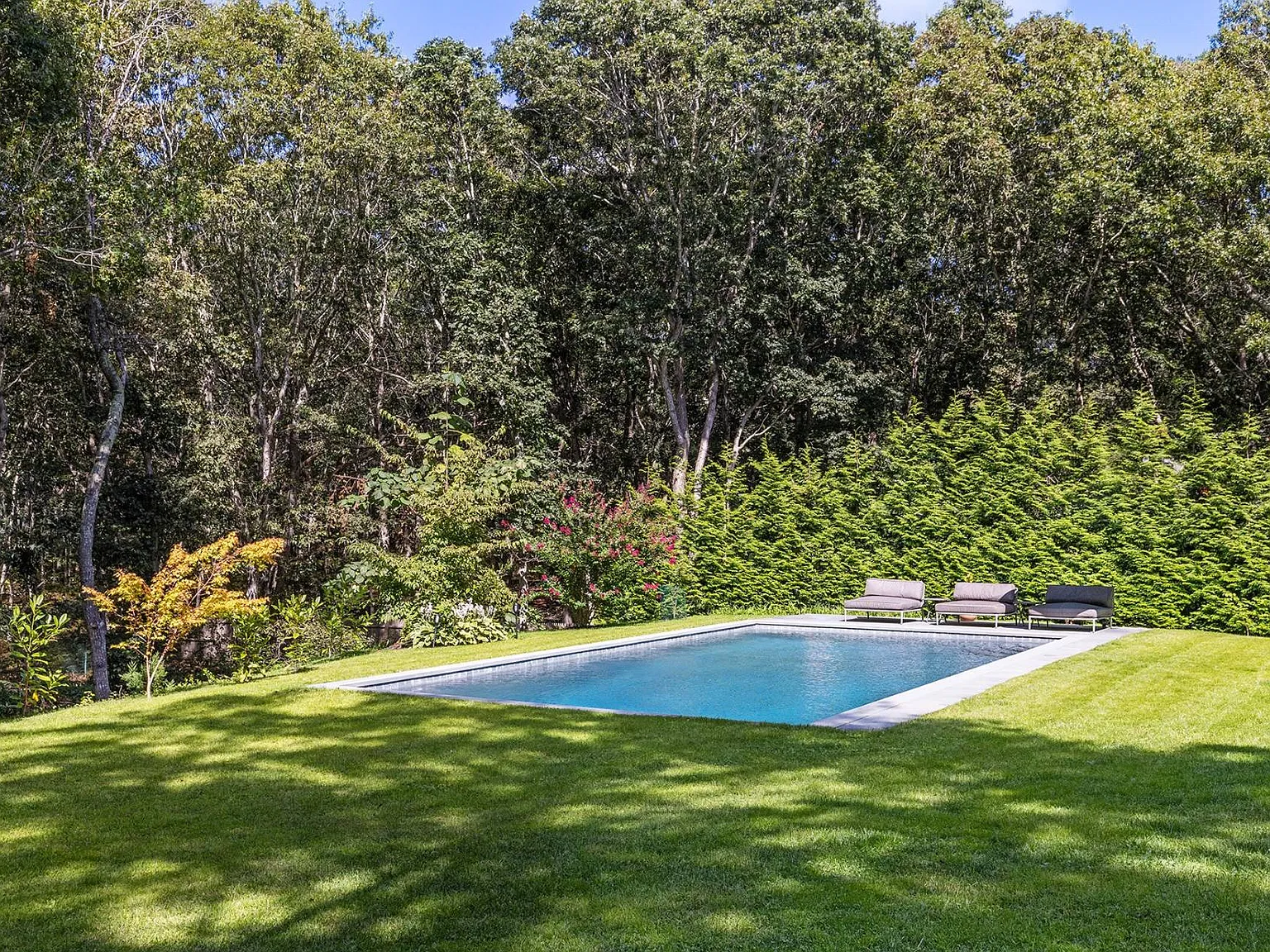 Private Rental Retreat In Water Mill — Photo 1