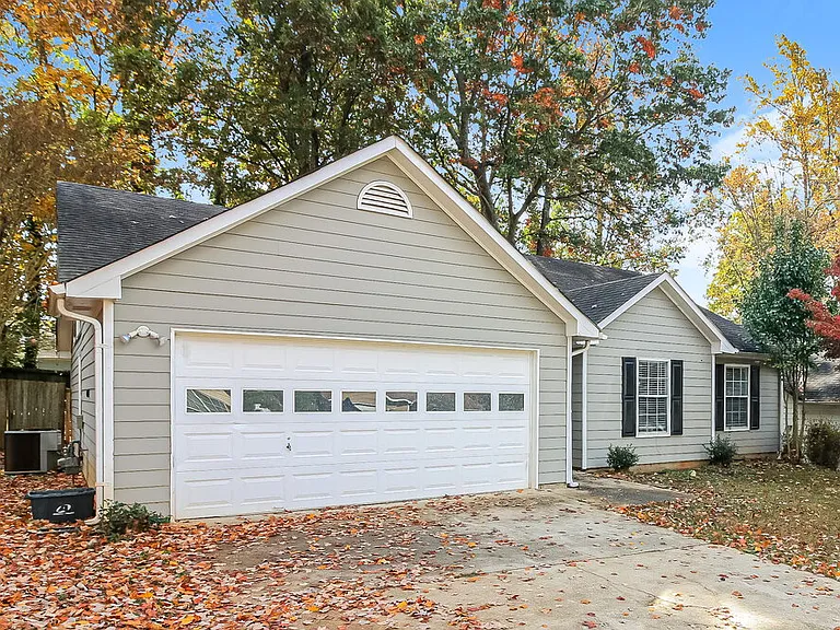 1394 Luther Way — Photo 3