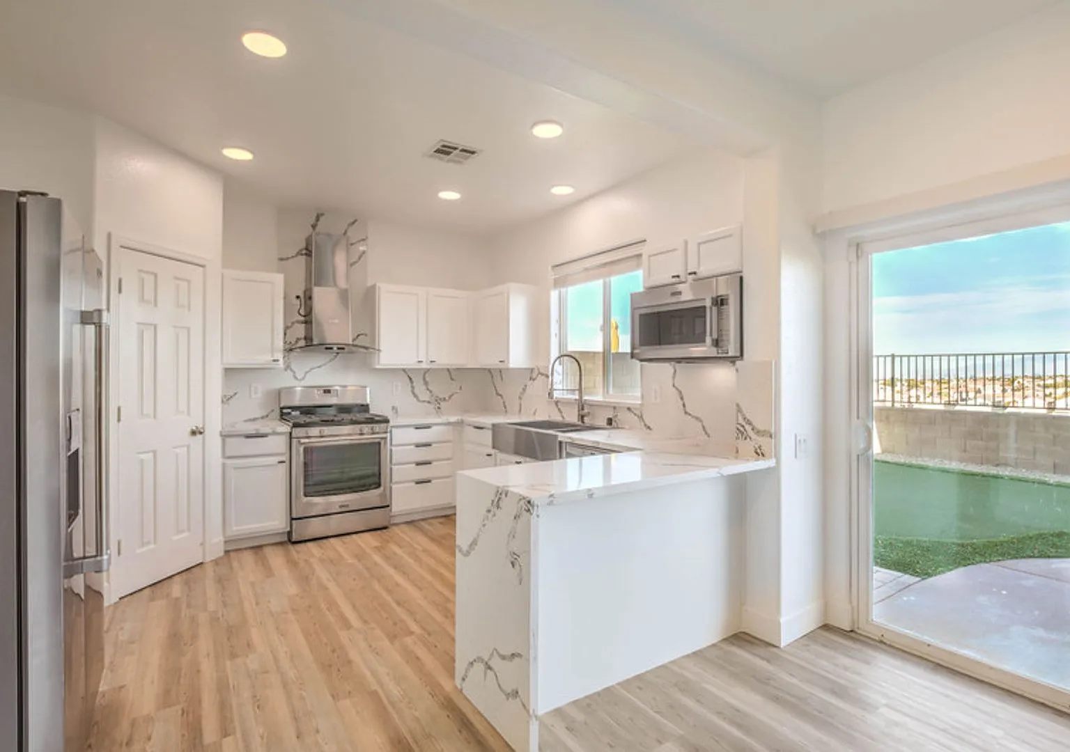 Two-Story Home in Anthem Highlands with Strip Views & Putting Green — Photo 2