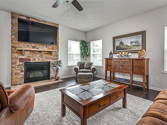 5th image of 3036 Eagle Ridge Dr