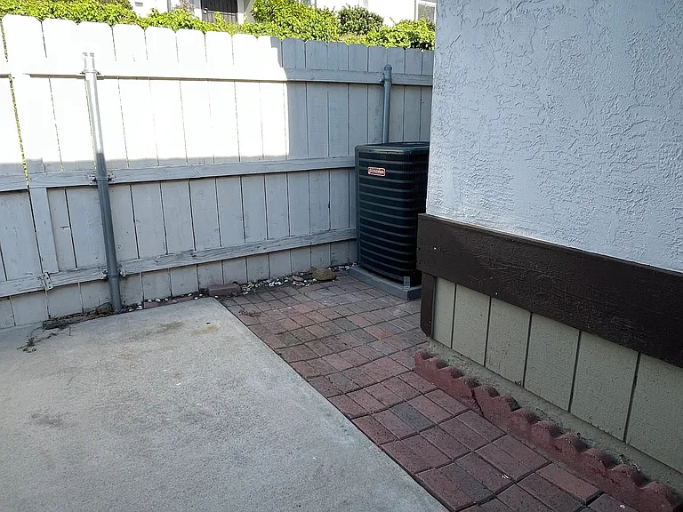 809 Beyer Way — Photo 16