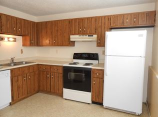 330 Mount Everest Dr, Fenton, MO 63026