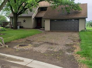 84 Becky Dr, Jackson, MN 56143