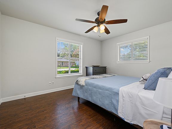 4th image of 1904 Montclair Dr
