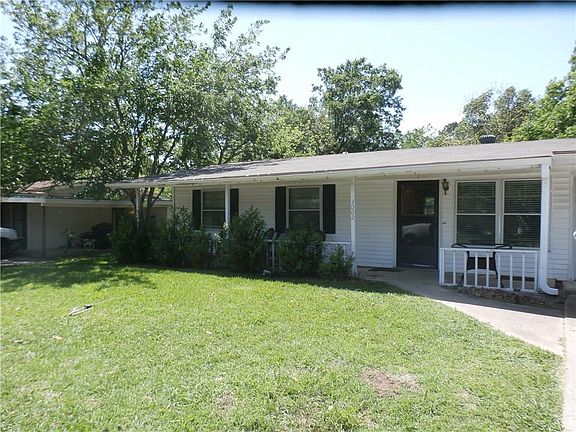 2nd image of 3002 Winfield Dr
