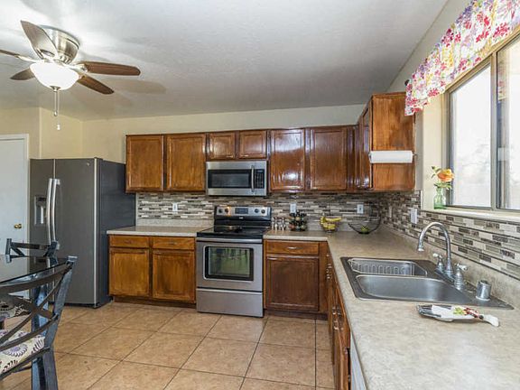 5th image of 10432 W Miami St