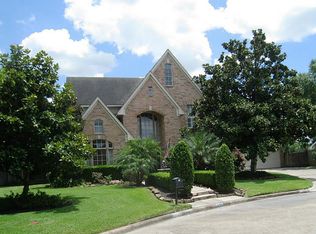 819 Alhambra Ct, Sugar Land, TX 77478