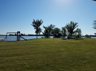 6 W Clear Lake Dr, Ceylon, MN 56121