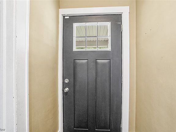 3rd image of 327 Storer Ave