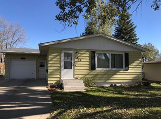 1613 5th St SW, Minot, ND 58701