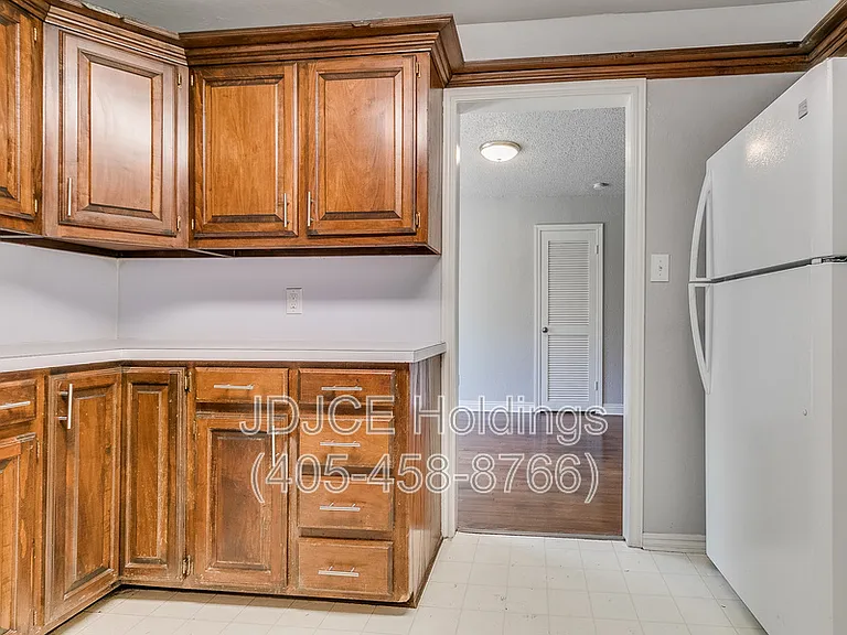 122 W Marshall Dr — Photo 12
