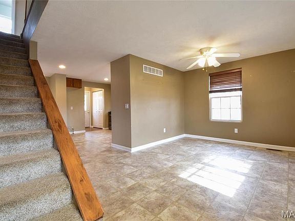 2nd image of 429 W Olive St