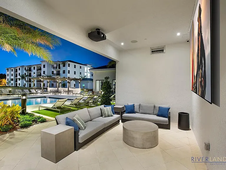 Riverland Apartments — Photo 41