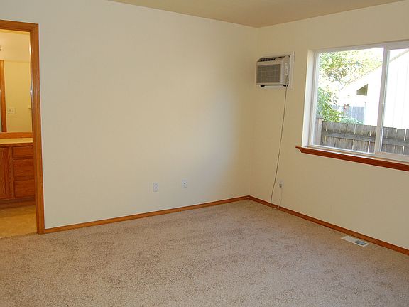 5th image of 4226 Covey St SE