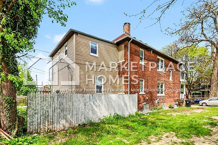 520 Englewood St — Photo 17