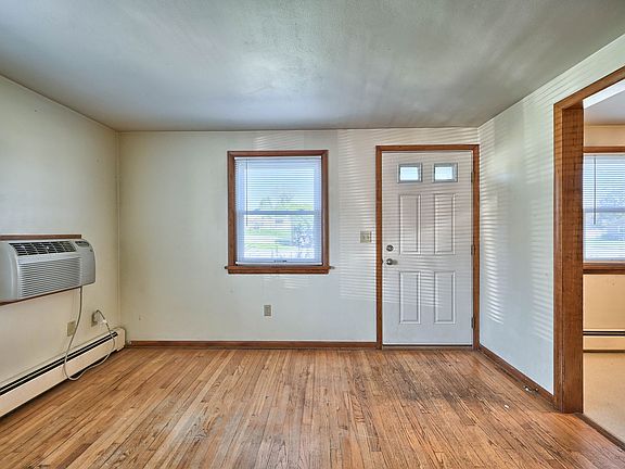 2nd image of 502-504 Klein Ave #1W