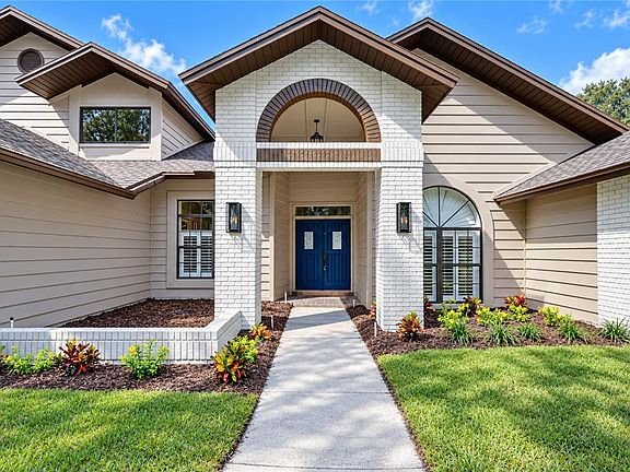 2nd image of 806 SANDRINGHAM LANE