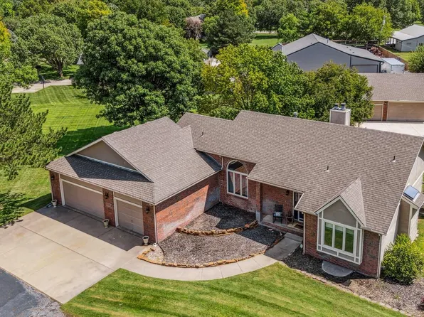 2520 N Cedar Crest Dr, Wichita, KS 67223