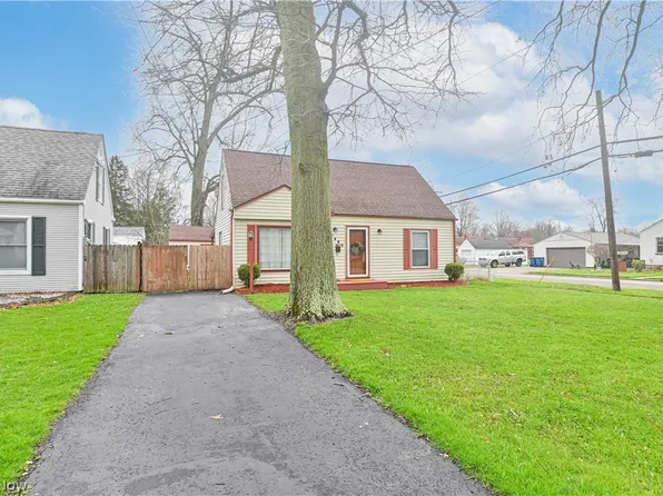 3657 Risher Rd, Youngstown, OH 44511