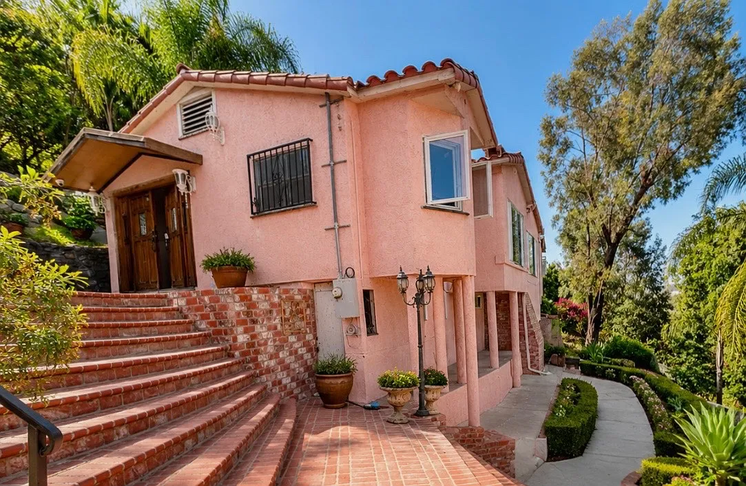 2872 Griffin Ave — Photo 1