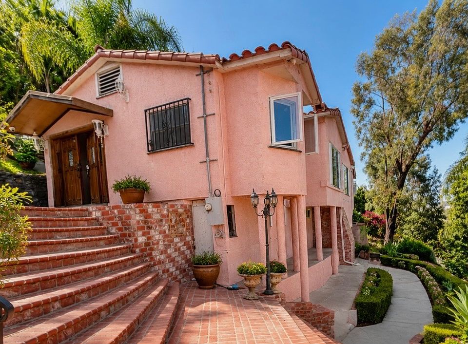 1st image of 2872 Griffin Ave #1