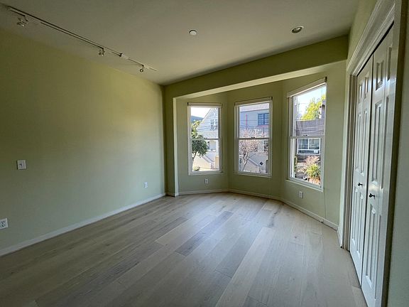 5th image of 199 Tiffany Ave APT 201