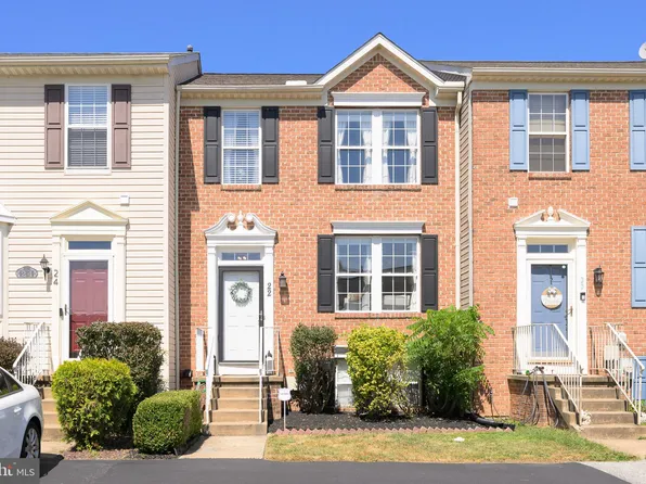 22 E Christina Pl, Newark, DE 19702