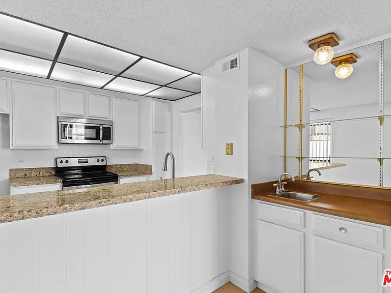 10535 Wilshire Blvd #603 — Photo 7