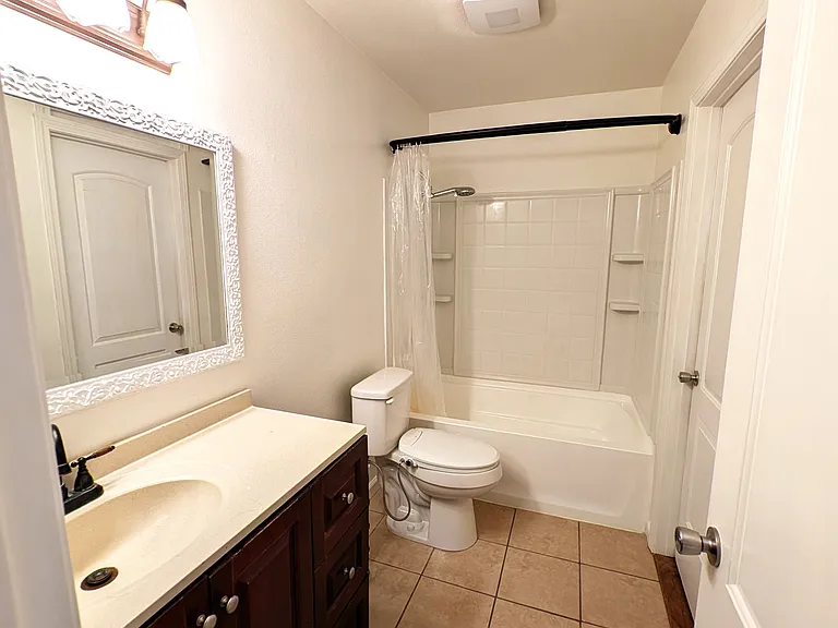 39 Eastmont — Photo 14
