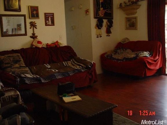 5th image of 2060 Comstock Dr