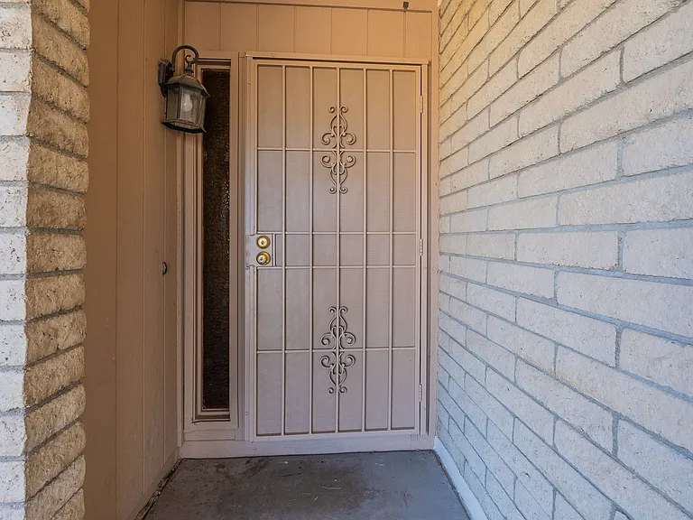 6413 S College Ave — Photo 15