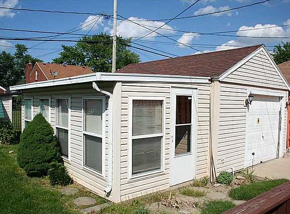 5th image of 1115 Earlwood Ave